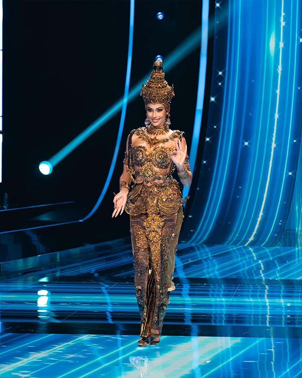 ‘แอนโทเนีย’ โชว์ชุดประจำชาติ ‘เทพธิดาอาณาจักรอยุธยา’ งามดั่งต้องมนต์