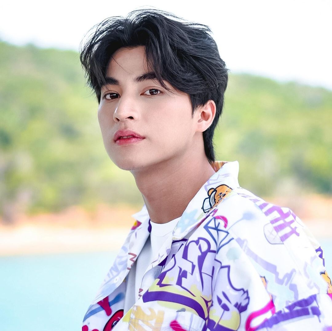 จัดหนัก! แฟนคลับหอบเงินเซอร์ไพรส์ต้อนรับ กลัฟ คณาวุฒิ หลังเซ็นสัญญาช่อง 3