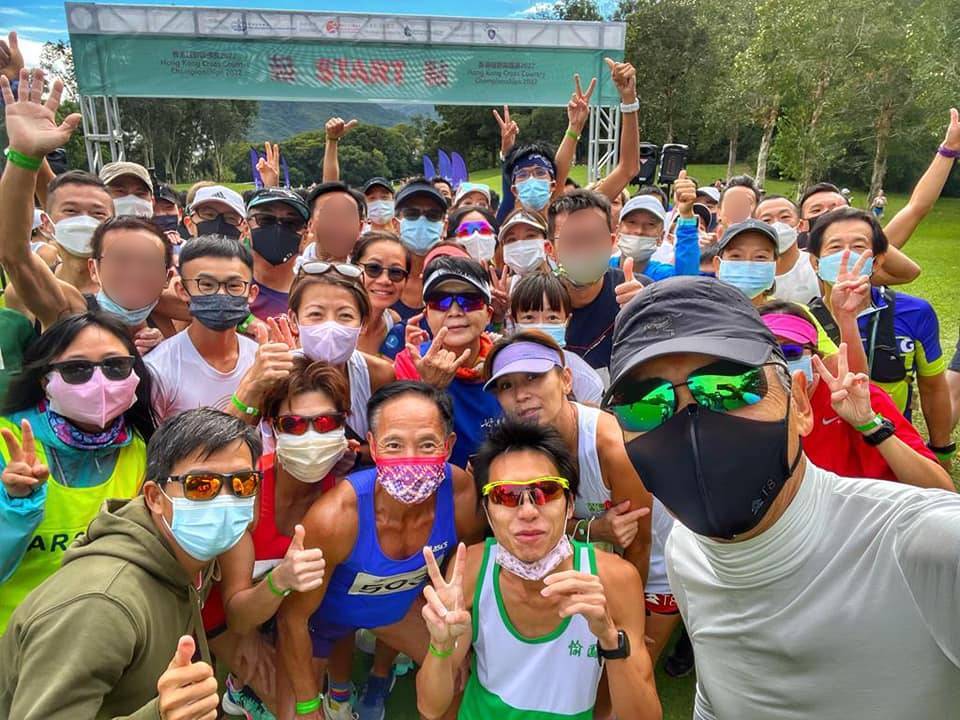 ฟิตไม่ไหว!! ‘โจวเหวินฟะ’ วัย 67 ปี ลงแข่งวิ่งครอสคันทรี 10 กิโลเมตรสุดชิล