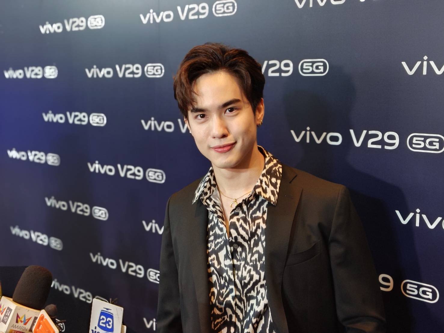 โก้ วศิน แฟนสาวไม่หวง หลัง ถอดเสื้อโชว์หุ่น 