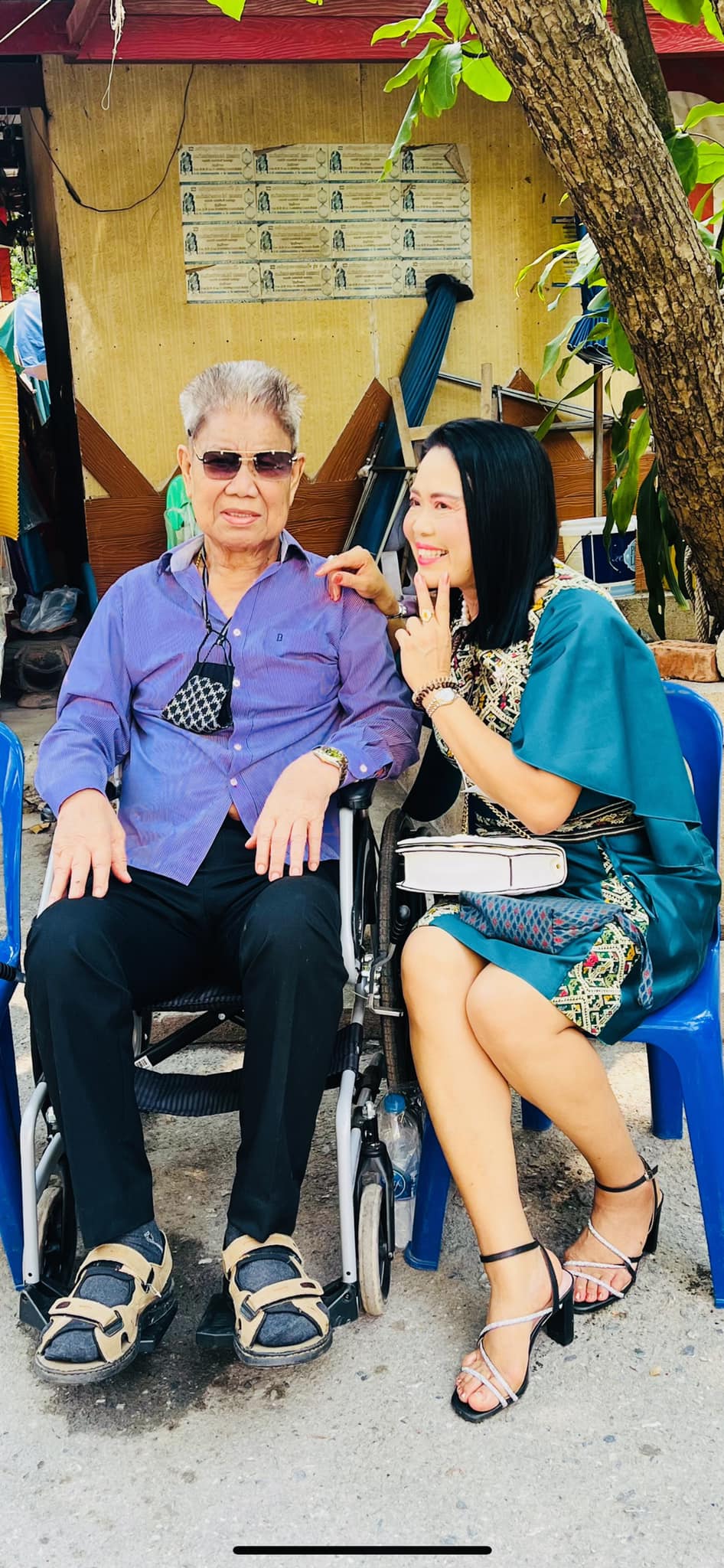 ประวัติ ชลธี ธารทอง เทวดาเพลง ผู้สร้างดาวให้วงการลูกทุ่ง ประวัติ ชลธี ธารทอง เทวดาเพลง ผู้สร้างดาวให้วงการลูกทุ่ง