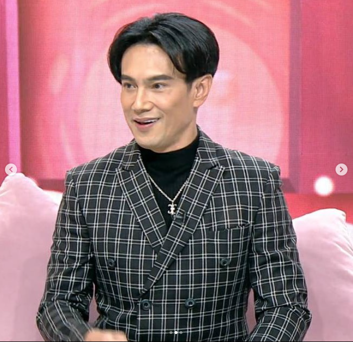 “ต๊ะ” ยื่นประกัน 75,000 / “แอนนา” ชี้แจงไม่ได้หนีคดี (มีคลิป) “ต๊ะ” ยื่นประกัน 75,000 / “แอนนา” ชี้แจงไม่ได้หนีคดี (มีคลิป)
