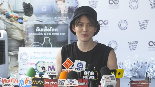 “กอล์ฟ พิชญะ” เล่าโมเมนต์น่ารักสุดพิเศษ “ไมค์-แม็กซ์เวลล์” (มีคลิป) “กอล์ฟ พิชญะ” เล่าโมเมนต์น่ารักสุดพิเศษ “ไมค์-แม็กซ์เวลล์” (มีคลิป)