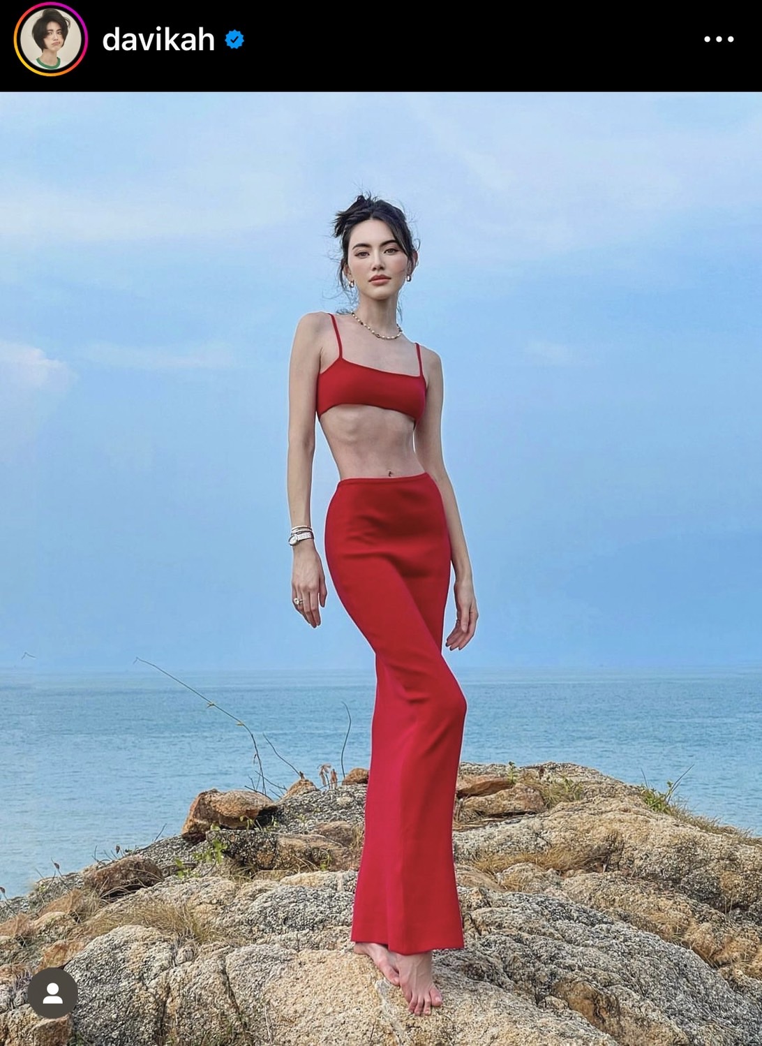 ใหม่ ดาวิกา ทำโซเชียลร้อนระอุ กับลุคสาวผมส้ม กับหุ่นสุดเซ็กซี