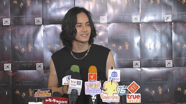 “เก้า จิรายุ” ไม่สนใจข่าวลือเลิก “วี” ย้ำชัดรักยังหวาน   (มีคลิป)