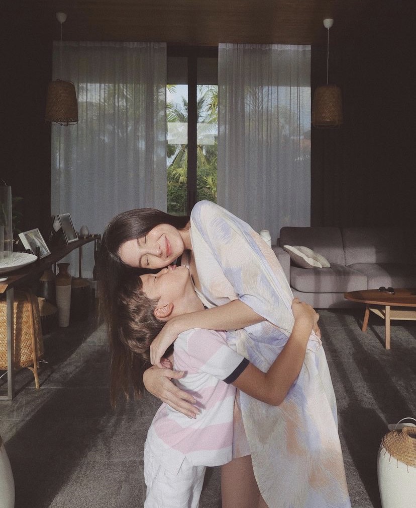 ซาร่า ตอบให้ชาวเน็ตถาม โควิดเบา น้องแม็กซ์เวลล์ ได้เจอแด๊ดดี้ ไมค์ หรือยัง?