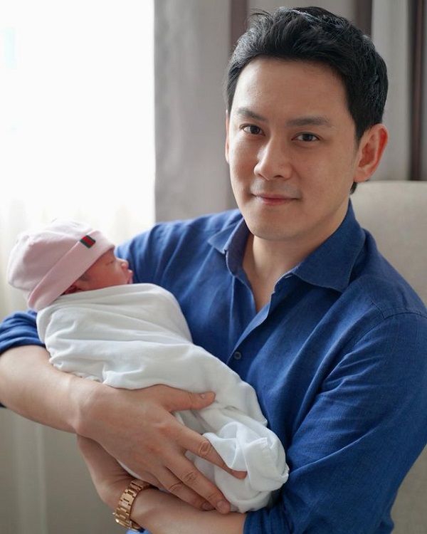 “ฟลุค เกริกพล” เห่อลูกจนถูกแซว เผยการเลี้ยงลูกในยุคโควิดยากมาก (มีคลิป) “ฟลุค เกริกพล” เห่อลูกจนถูกแซว เผยการเลี้ยงลูกในยุคโควิดยากมาก (มีคลิป)