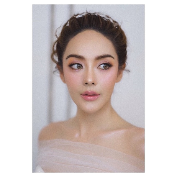 ปุยฝ้าย เปิดรอยแผลที่คอ เผยไม่ขาดความมั่นใจ และ ไม่เป็นทุกข์!!