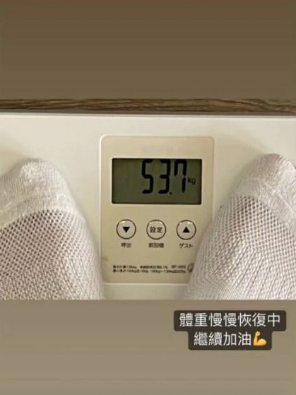 แฟนๆ ยินดี!! ‘หลินจื้ออิง’ ตัดเค้กวันเกิดได้เอง 2 เดือนครึ่งหลังรถชนที่กั้นถนน แฟนๆ ยินดี!! ‘หลินจื้ออิง’ ตัดเค้กวันเกิดได้เอง 2 เดือนครึ่งหลังรถชนที่กั้นถนน