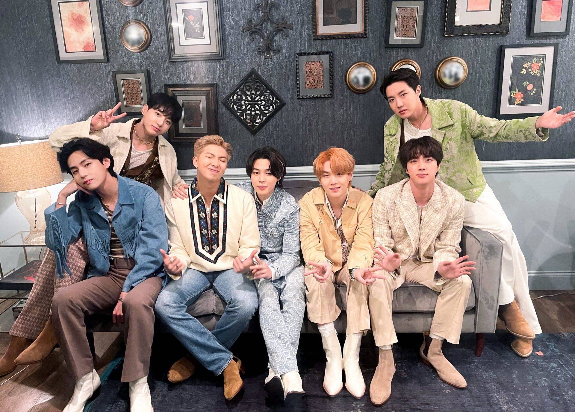 สมาชิกวง BTS จะได้ฉลองเทศกาลคริสต์มาสกับครอบครัวเป็นครั้งแรกนับตั้งแต่เดบิวต์!