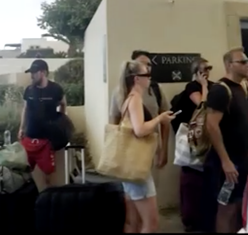 กรีซอพยพคนครั้งประวัติศาสตร์! หนีไฟป่าบนเกาะโรดส์ กรีซอพยพคนครั้งประวัติศาสตร์! หนีไฟป่าบนเกาะโรดส์