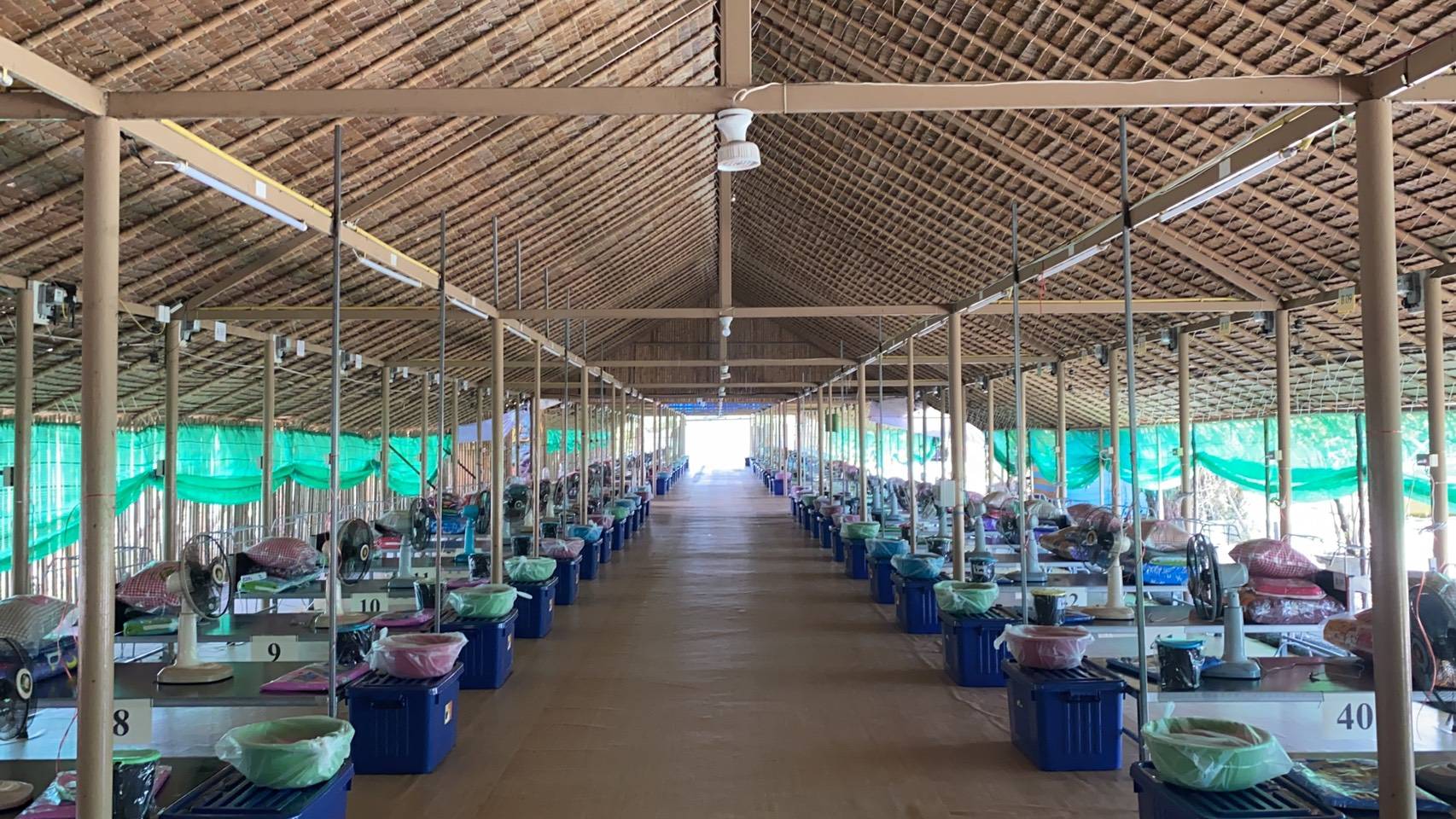 วัดบัวขวัญ เปลี่ยนตลาดน้ำเป็นเตียงสนาม ศูนย์พักคอยผู้ป่วยโควิด วัดบัวขวัญ เปลี่ยนตลาดน้ำเป็นเตียงสนาม ศูนย์พักคอยผู้ป่วยโควิด