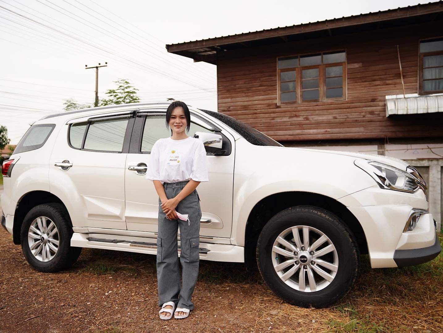 นายห้างประจักษ์ชัย ฟาดกลับ! ปมดราม่ามอบรถมือสอง ให้ เอ๋ มิรา ใช้งาน นายห้างประจักษ์ชัย ฟาดกลับ! ปมดราม่ามอบรถมือสอง ให้ เอ๋ มิรา ใช้งาน