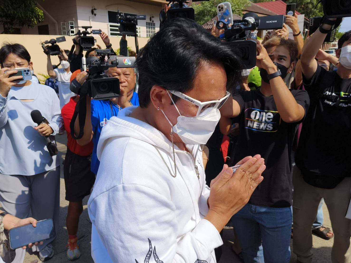 เบิร์ด ธงไชย ใช้สิทธิเลือกตั้งสมาชิกสภาผู้แทนราษฎร ปี 2566 เบิร์ด ธงไชย ใช้สิทธิเลือกตั้งสมาชิกสภาผู้แทนราษฎร ปี 2566