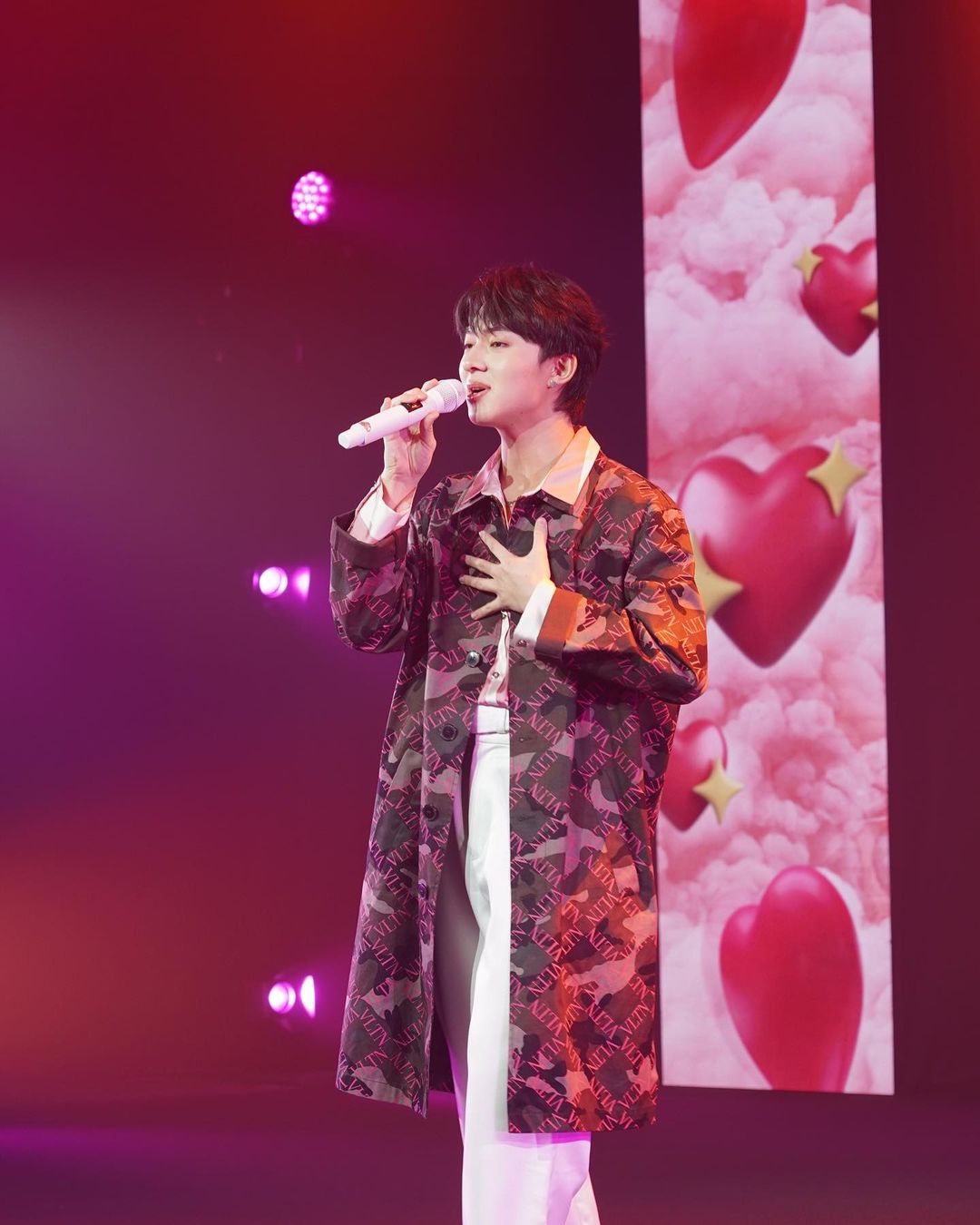 บอลชายไทย ชนะ สปป. ลาว ในซีเกมส์ - “นุนิว” ส่งกำลังใจเชียร์ (มีคลิป)