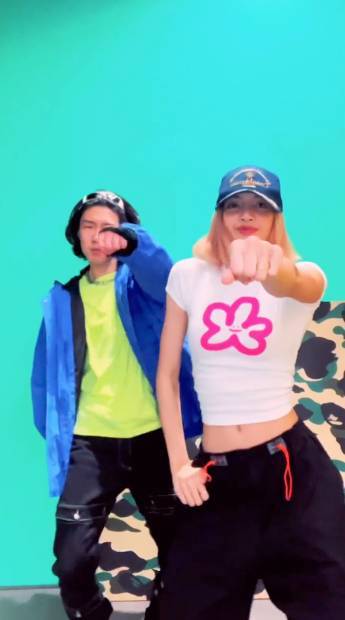 ต้นฉบับขอซูฮก!! ลีลา ‘ลิซ่า BLACKPINK - ซึงฮุน WINNER’ เต้นคัฟเวอร์สุดเทพ ต้นฉบับขอซูฮก!! ลีลา ‘ลิซ่า BLACKPINK - ซึงฮุน WINNER’ เต้นคัฟเวอร์สุดเทพ