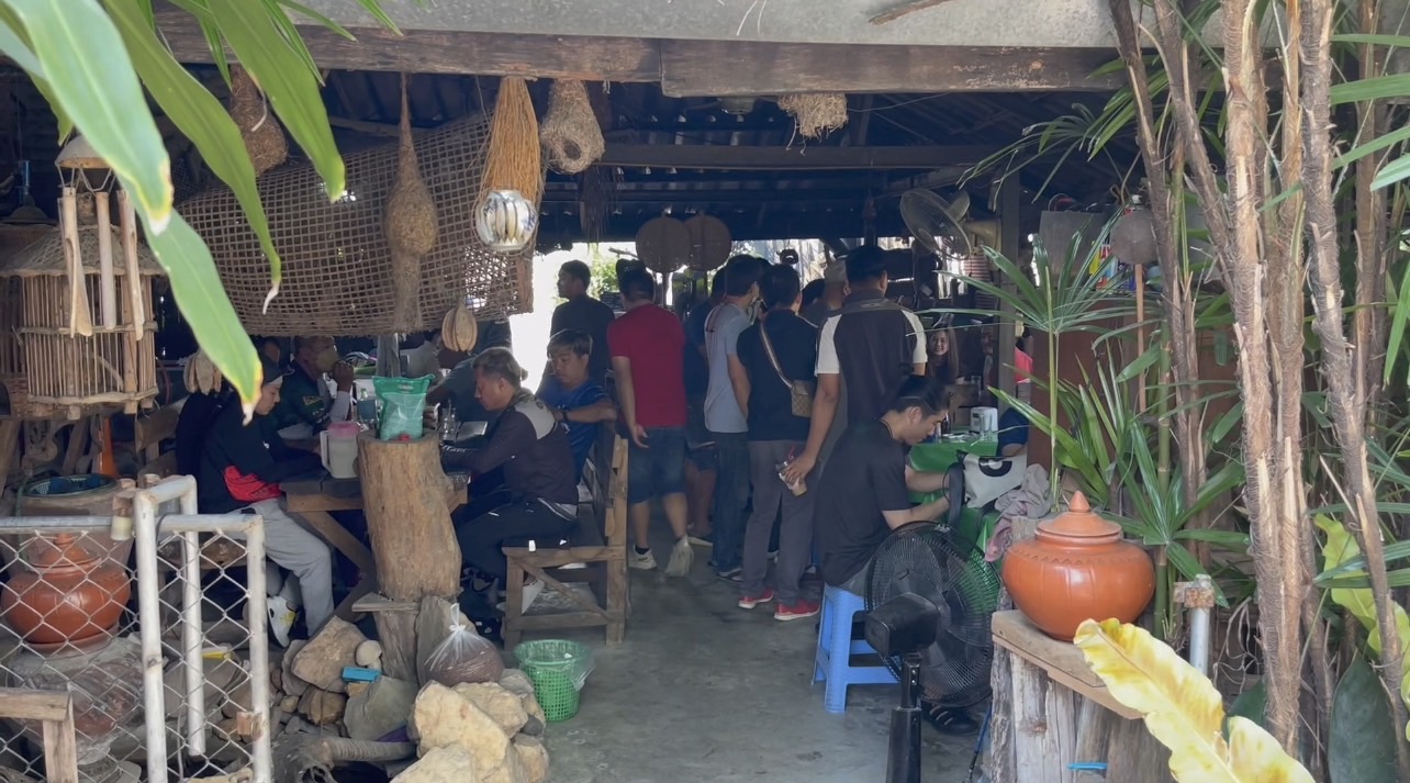 ลาบ อาหารขายดีรับปีใหม่ เชื่อกินแล้วมีโชคลาภ