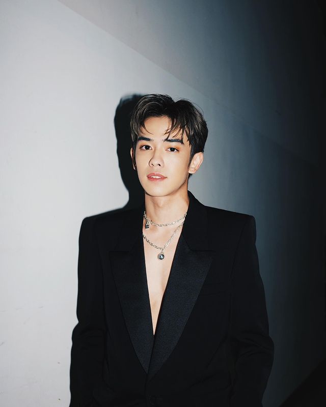 แฟนๆ เกาะติด!! รอชมลุคฮอต 'เตนล์ ชิตพล-มาร์ค ต้วน-เติร์ด ลภัส' งาน Saint Laurent 17 พ.ค.นี้ แฟนๆ เกาะติด!! รอชมลุคฮอต 'เตนล์ ชิตพล-มาร์ค ต้วน-เติร์ด ลภัส' งาน Saint Laurent 17 พ.ค.นี้