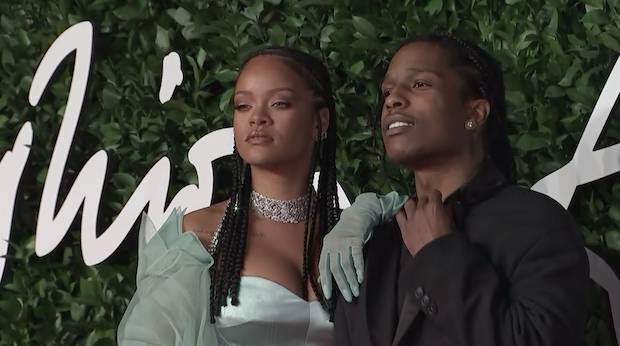 ทรงอิทธิพลบนโซเชียล!! เปิดโผ 10 เซเลบโลกยอดผู้ติดตามทางออนไลน์มากสุด ทรงอิทธิพลบนโซเชียล!! เปิดโผ 10 เซเลบโลกยอดผู้ติดตามทางออนไลน์มากสุด