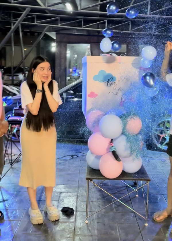 ครูเต้ย อภิวัฒน์ เฉลยเพศลูกคนที่ 2 แล้ว ทำเอาเฮกันลั่นบ้าน ครูเต้ย อภิวัฒน์ เฉลยเพศลูกคนที่ 2 แล้ว ทำเอาเฮกันลั่นบ้าน