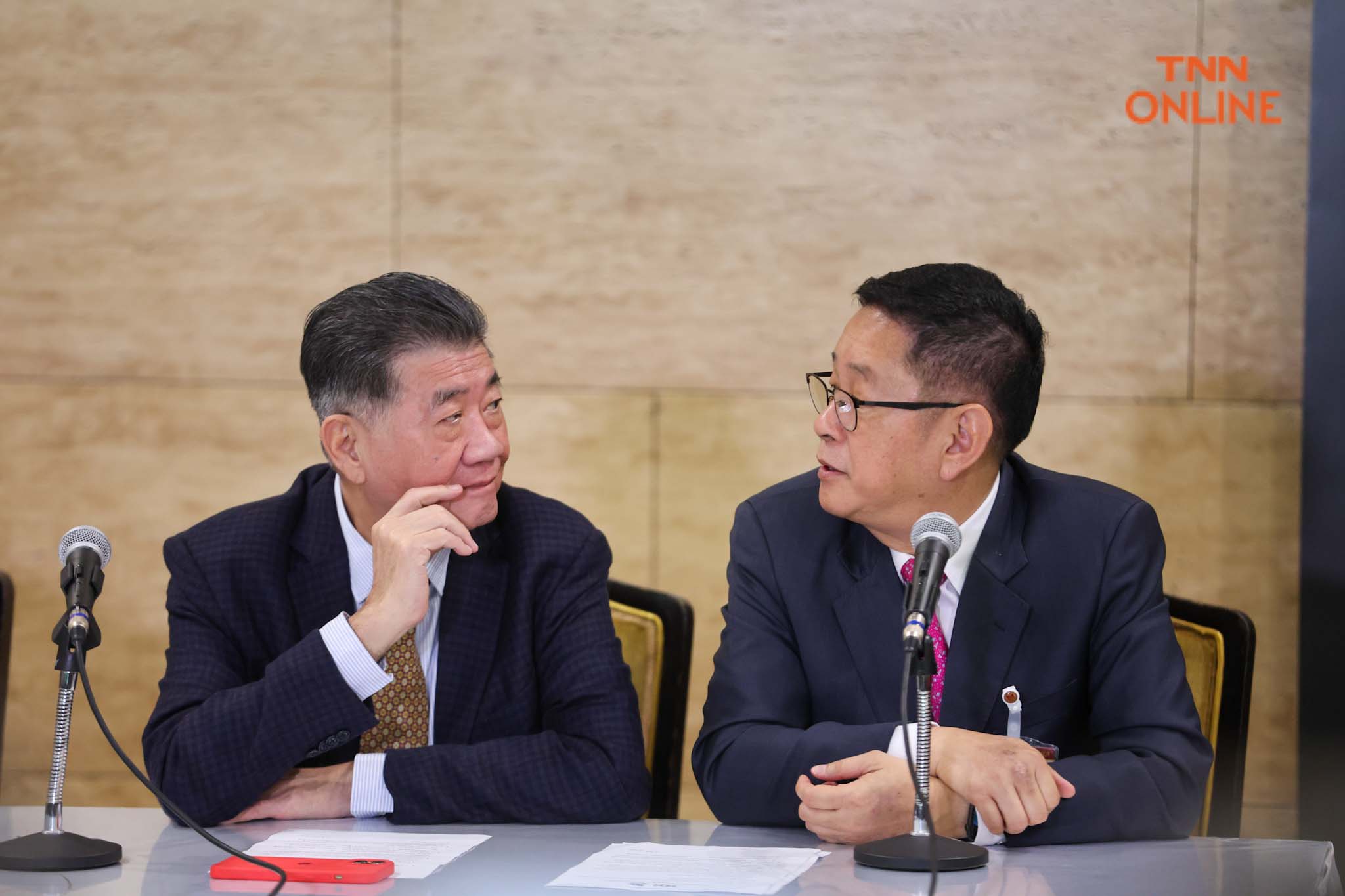 ชทพ. จับมือ พท. แถลงข่าวร่วมจัดตั้งรัฐบาล ชทพ. จับมือ พท. แถลงข่าวร่วมจัดตั้งรัฐบาล