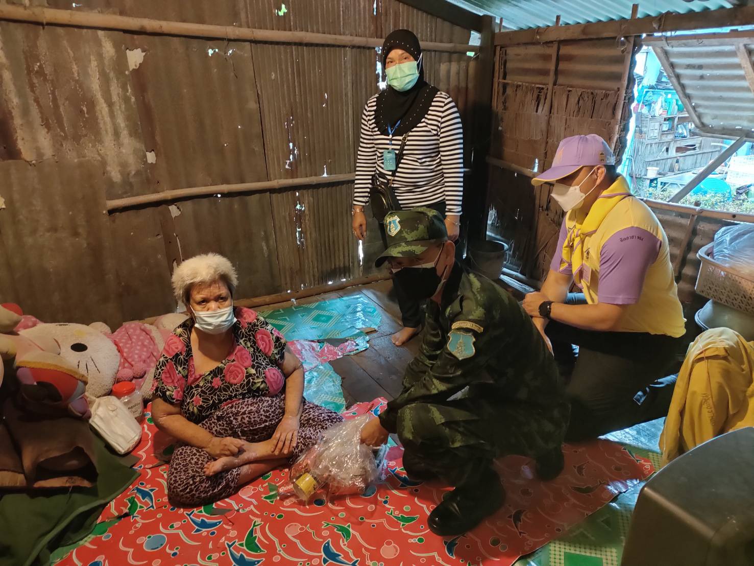 กองทัพไทย เดินหน้าออกช่วยเหลือประชาชนที่เดือดร้อนจากโควิด-19 กองทัพไทย เดินหน้าออกช่วยเหลือประชาชนที่เดือดร้อนจากโควิด-19
