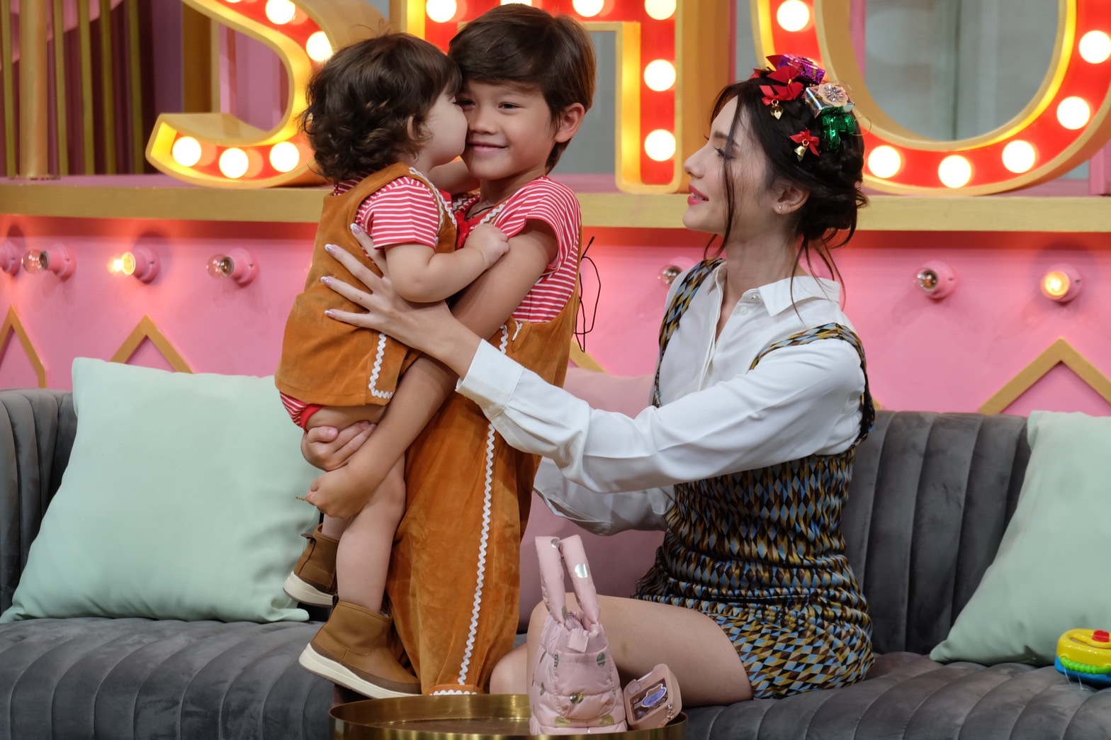 ซาร่า คาซิงกินี เผยมีภาวะโรคซึมเศร้าหลังคลอดลูกสาว ปลื้มใจ พี่-น้อง รักกันมาก