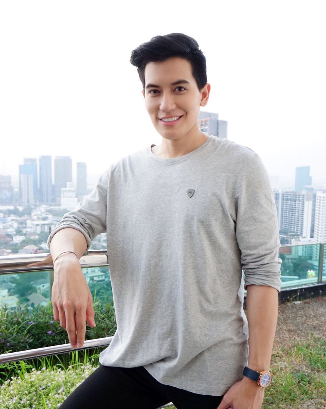 อาการล่าสุด! ดาราหนุ่ม ก้อง วุฒิเมศร์  หลังรถคว่ำตีลังกาลงร่องระบายน้ำ