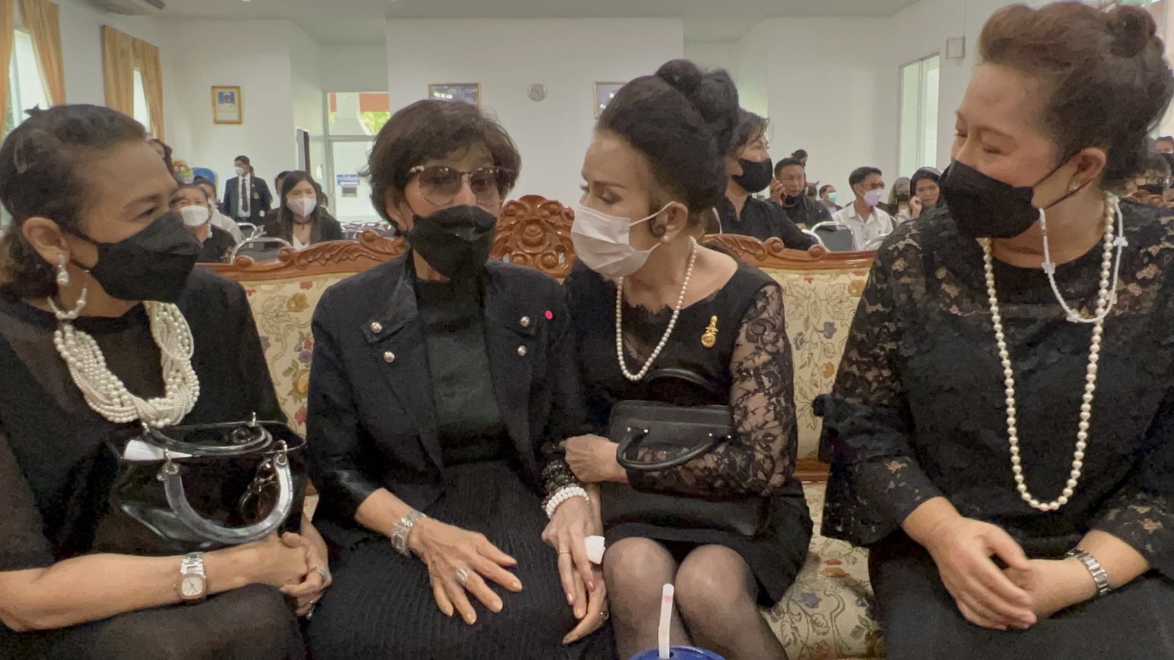 “ตุ๊ กาญจนา” ภรรยา แอ๊ด สมบัติ เผยคำพูดสุดท้ายก่อนจากไป “ตุ๊ กาญจนา” ภรรยา แอ๊ด สมบัติ เผยคำพูดสุดท้ายก่อนจากไป