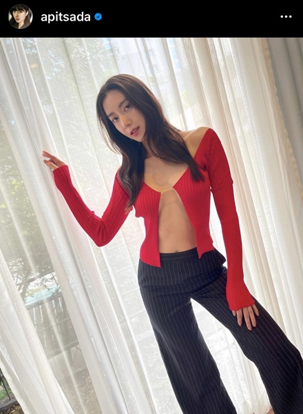 ส่องแฟชั่นเสื้อแหวกอก ของสาวๆ คนดัง ประชันความเซ็กซี่แซ่บไม่มีเบรก!!