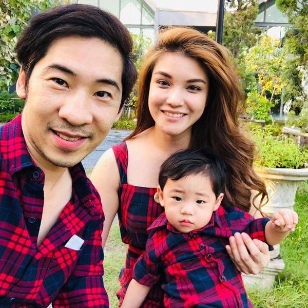 ย้อนรอย 3 ดาราสาว ไหว้พระตีมูรติ ความรักสำเร็จ ! ย้อนรอย 3 ดาราสาว ไหว้พระตีมูรติ ความรักสำเร็จ !