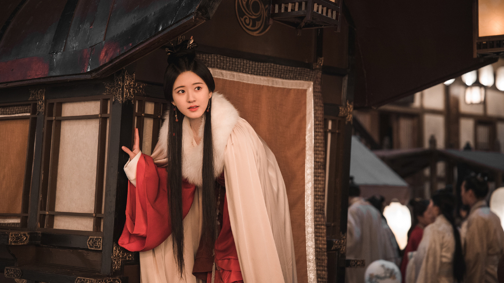 จึ้งอะไรเบอร์นี้!! นางเอกจีน ‘จ้าวลู่ซือ’ ปล่อยสเต็ปเพลง ‘มองนานๆ’ ทำหนุ่มๆ ตาค้าง