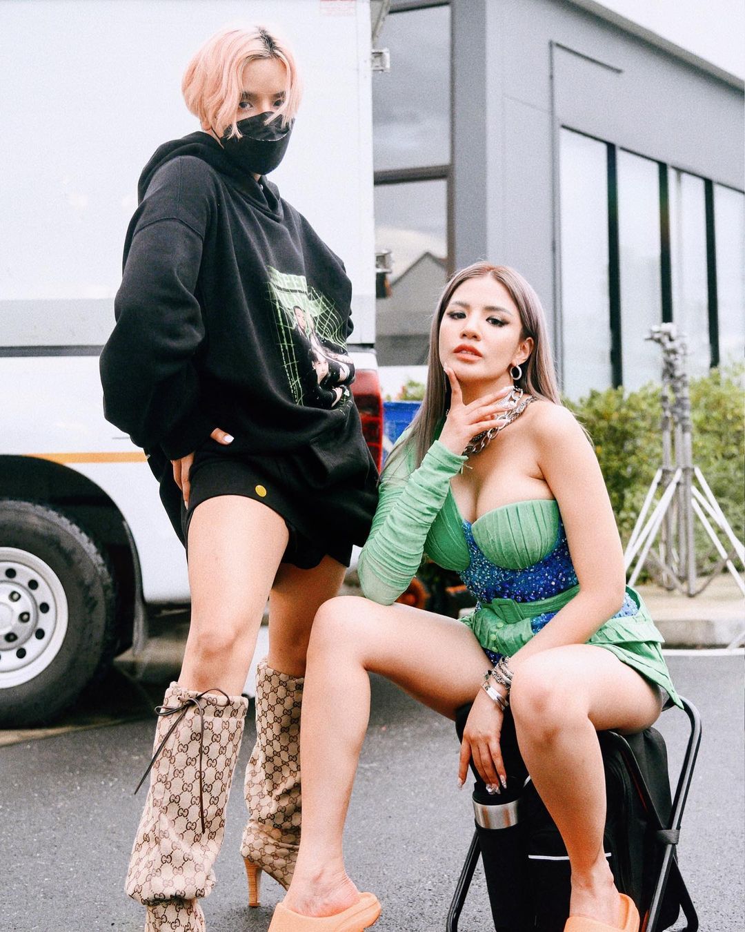 ลุกซ์ ชาญวิทย์ น้องชาย ใบเตย สุธีวัน โพสต์ภาพแฟนและพี่สาว แคปชั่นหัวใจแตกสลาย