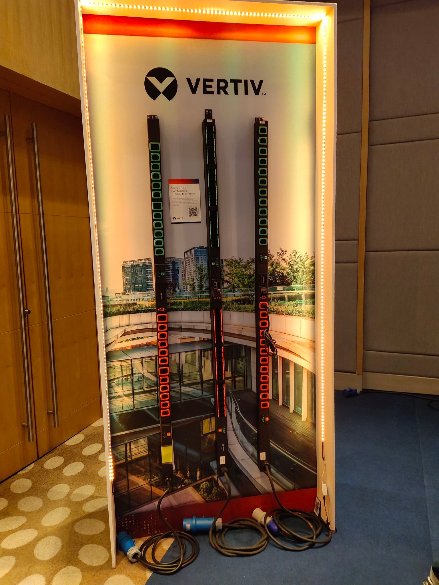 เทคโนโลยีได้เข้ามาเปลี่ยนแปลงวิธีการทำธุรกิจของผู้คนต่าง ๆ มากมาย เทคโนโลยีได้เข้ามาเปลี่ยนแปลงวิธีการทำธุรกิจของผู้คนต่าง ๆ มากมาย