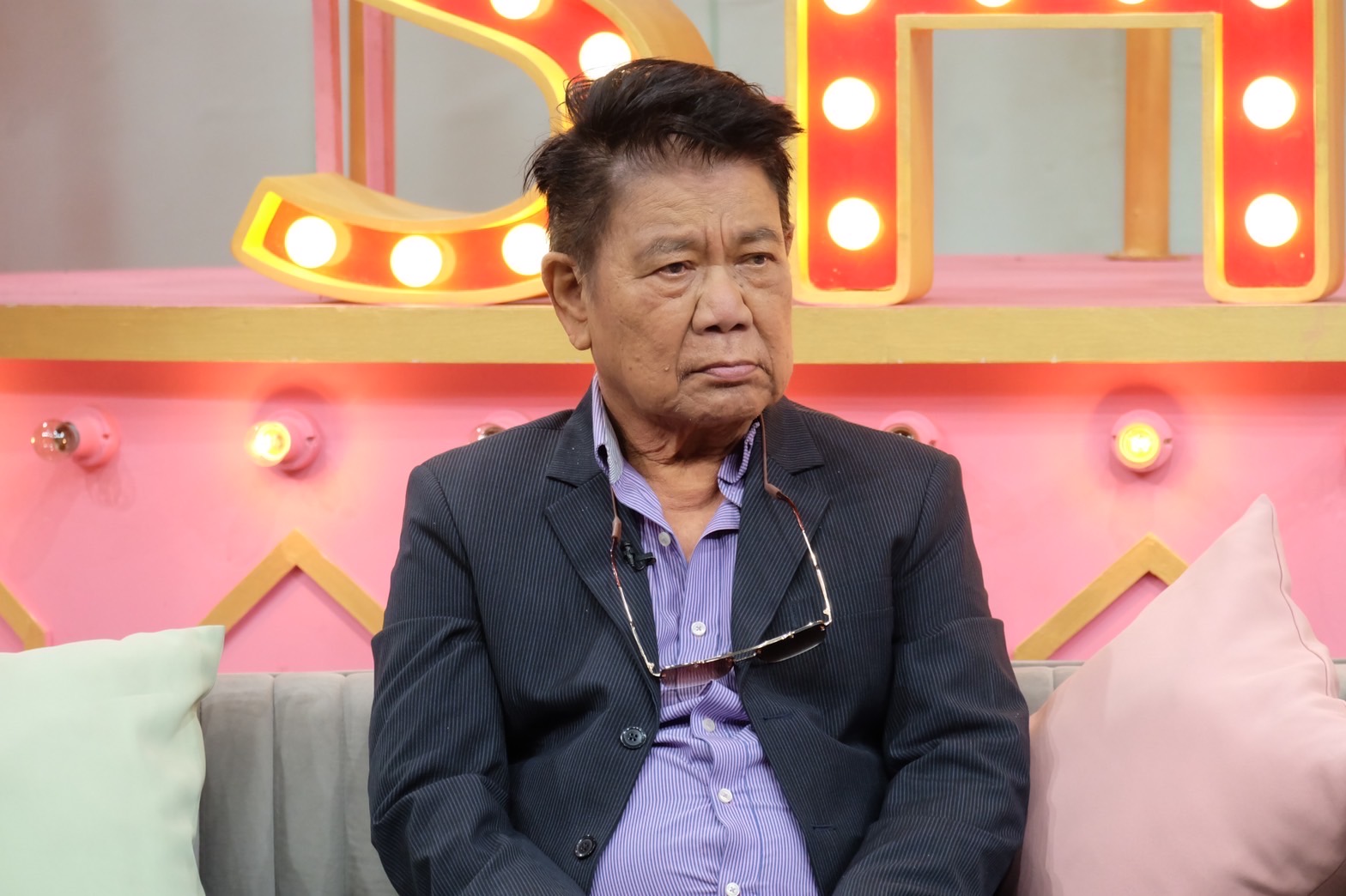 ครูชลธี-ครูปุ้ม ควงเปิดใจหลังกลับมาอยู่ด้วยกันอีกครั้ง!! เคลียร์ถูกหลอกสูญเงินนับ 10 ล้าน?!! 