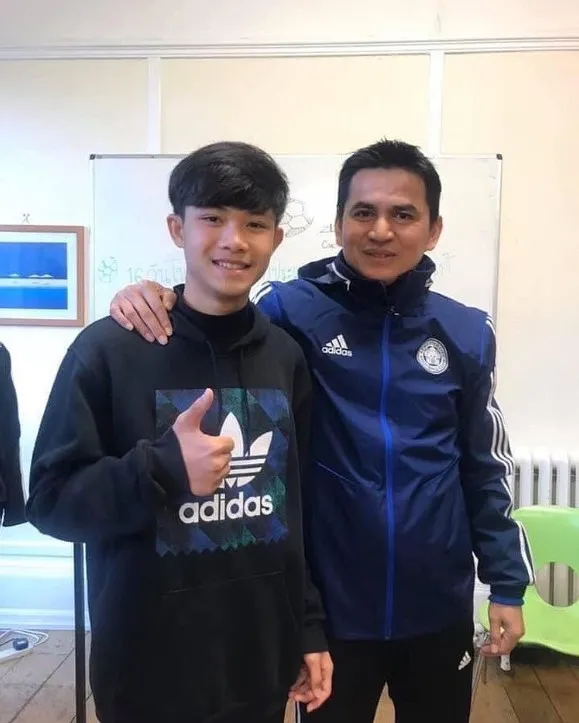 “น้องดอม 13 หมูป่า” เสียชีวิตที่อังกฤษ / “นิว มุกดา” พระเอกหมอลำเสียชีวิตแล้ว (มีคลิป)