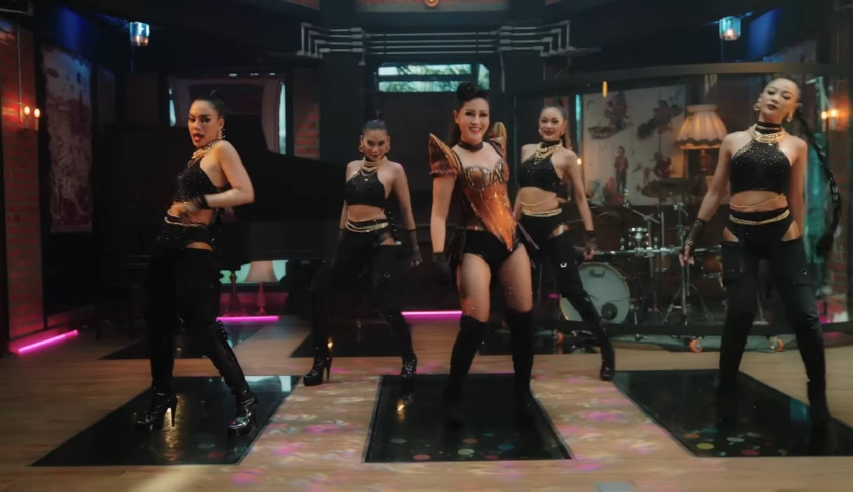  “หญิงลี” ตื้นตันใจหลังเพลง “คาเฟอีน” กระแสดี  