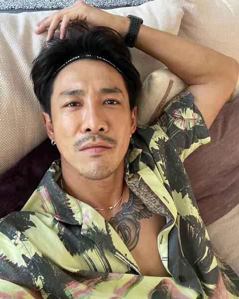 เกาหลีฟีเวอร์!! บอย พิษณุ แต่งหน้าเอง ในยุคโควิด-19