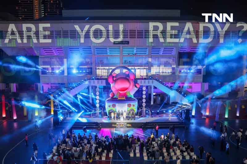 หมูเด้งบุกกรุง แสง สีสุดอลังการ ส่งท้ายปี หมูเด้งบุกกรุง แสง สีสุดอลังการ ส่งท้ายปี