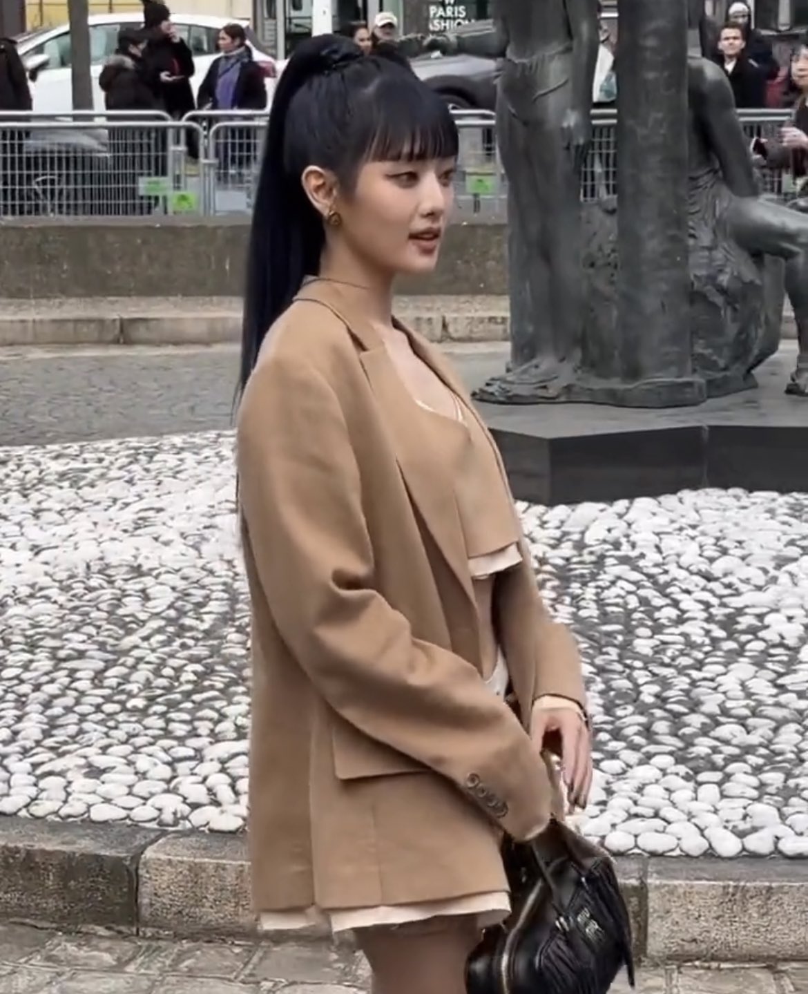 'มินนี่-ต้าเหนิง'!! สวยจึ้งนั่งฟรอนต์โรว์ชมแฟชั่นโชว์ Miu Miu ที่ปารีส