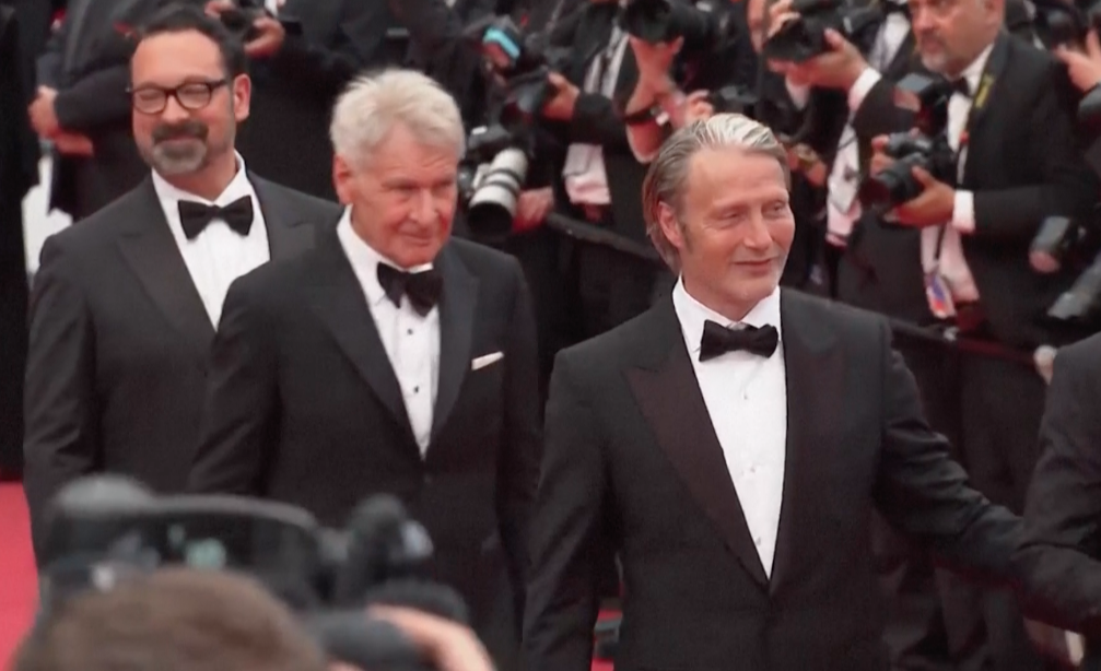 แฟนๆ รุมล้อม!! 'แฮร์ริสัน ฟอร์ด' วัย 80 ปี พา Indiana Jones ภาคจบ เปิดตัวที่คานส์