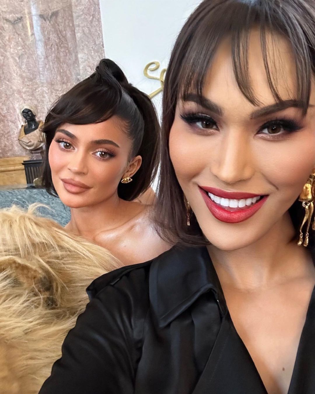 แอนนา-โดจา แคท-ไคลีย์ เจนเนอร์!! แม่เจอแม่ ชมแฟชั่นโชว์โอต์กูตูร์ที่ปารีส แอนนา-โดจา แคท-ไคลีย์ เจนเนอร์!! แม่เจอแม่ ชมแฟชั่นโชว์โอต์กูตูร์ที่ปารีส