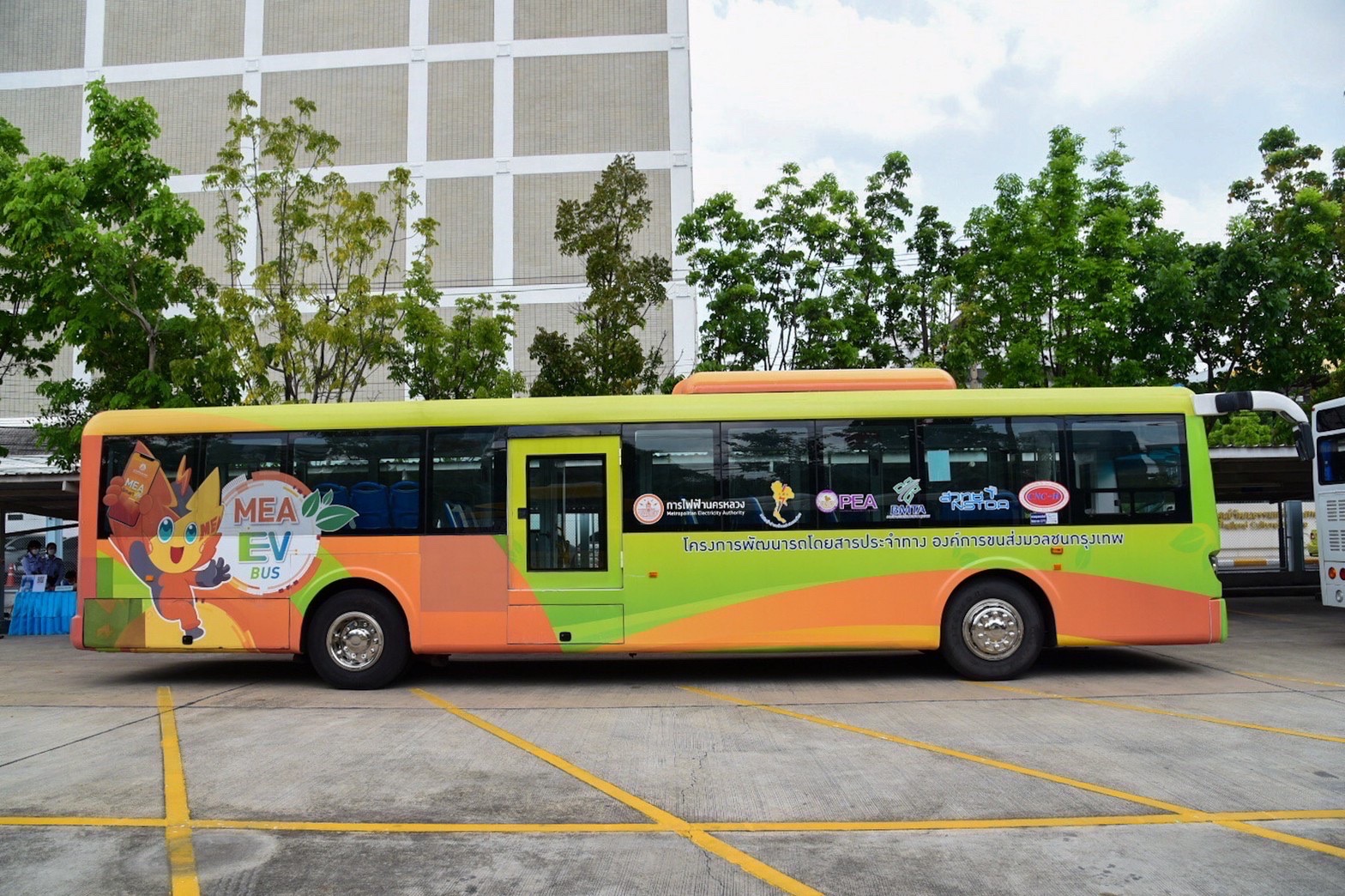 MEA ร่วมงาน สวทช. เปิดตัวและส่งมอบ E-bus โครงการการพัฒนารถโดยสารประจำทางใช้แล้ว ขสมก.