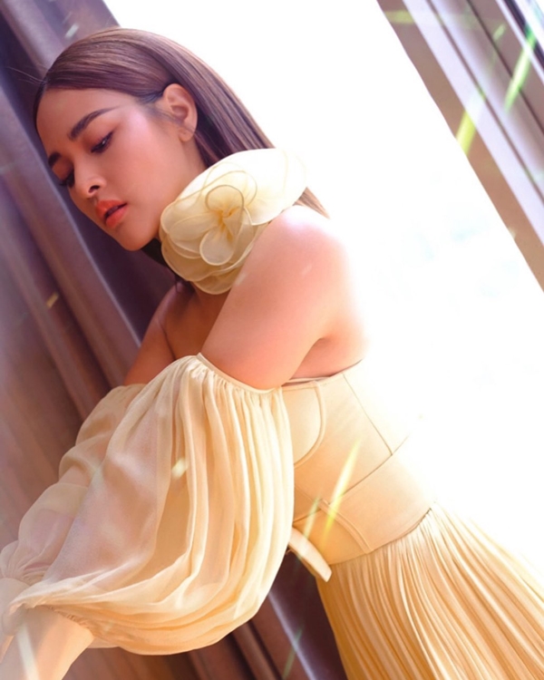 ปุ๊กลุก ฝนทิพย์ ลื่นล้มอย่างแรง คอเคล็ดหนัก จนต้องทำกายภาพ ปุ๊กลุก ฝนทิพย์ ลื่นล้มอย่างแรง คอเคล็ดหนัก จนต้องทำกายภาพ