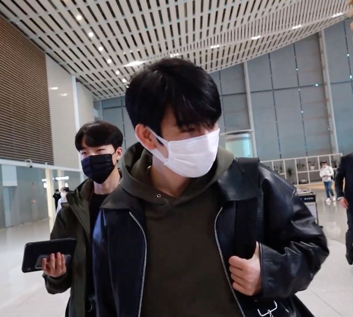 คิดถึงไม่ไหว!! แฟนๆ ติดแฮชแท็กรอต้อนรับ ‘จินยอง GOT7’ ลัดฟ้าจัดแฟนมีตในไทย