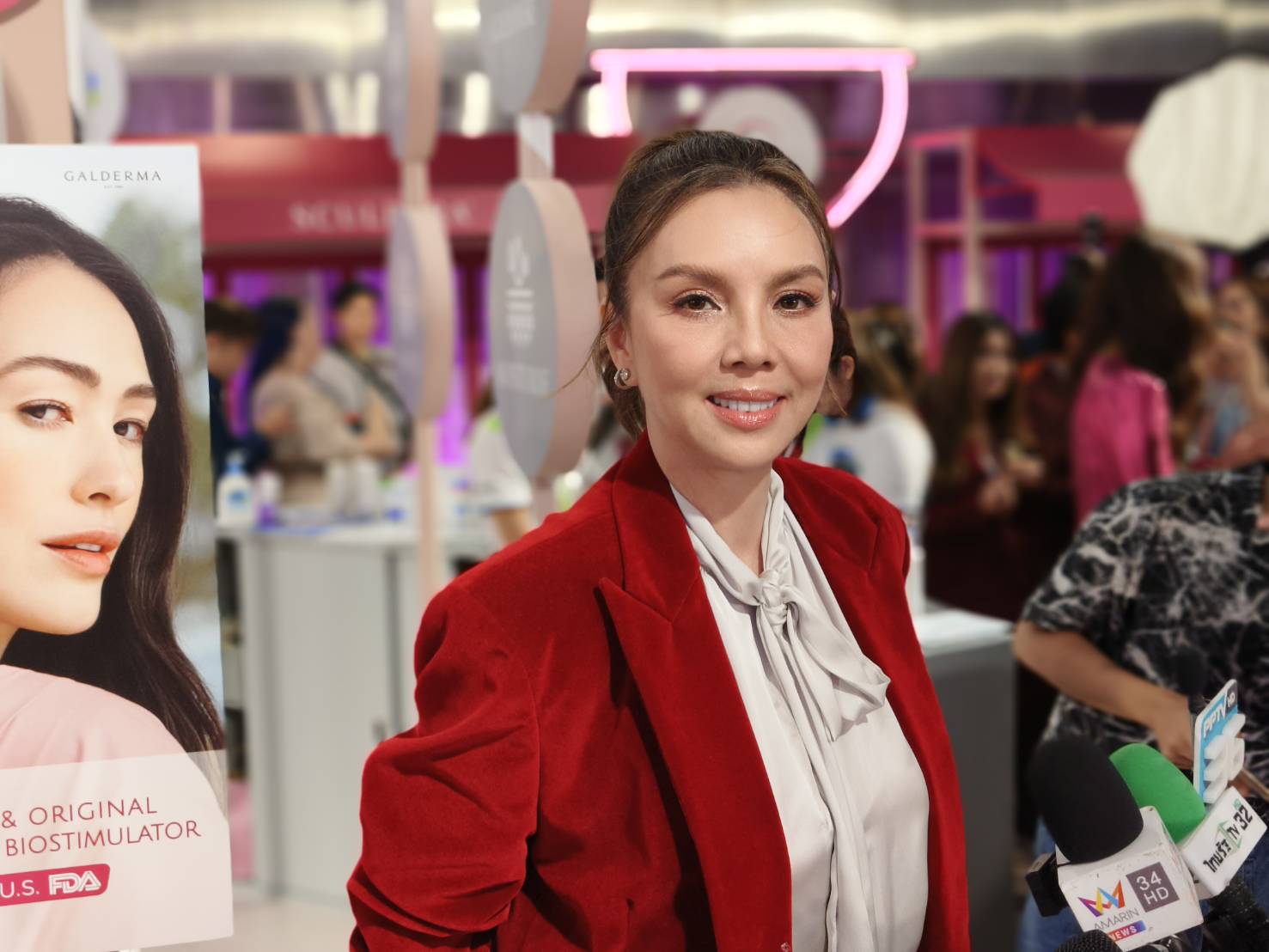 คริสติน่า เล่าช็อตประทับใจหลังจบคอนเสิร์ต ทำ ออย ธนา เสียอาการ!! คริสติน่า เล่าช็อตประทับใจหลังจบคอนเสิร์ต ทำ ออย ธนา เสียอาการ!!