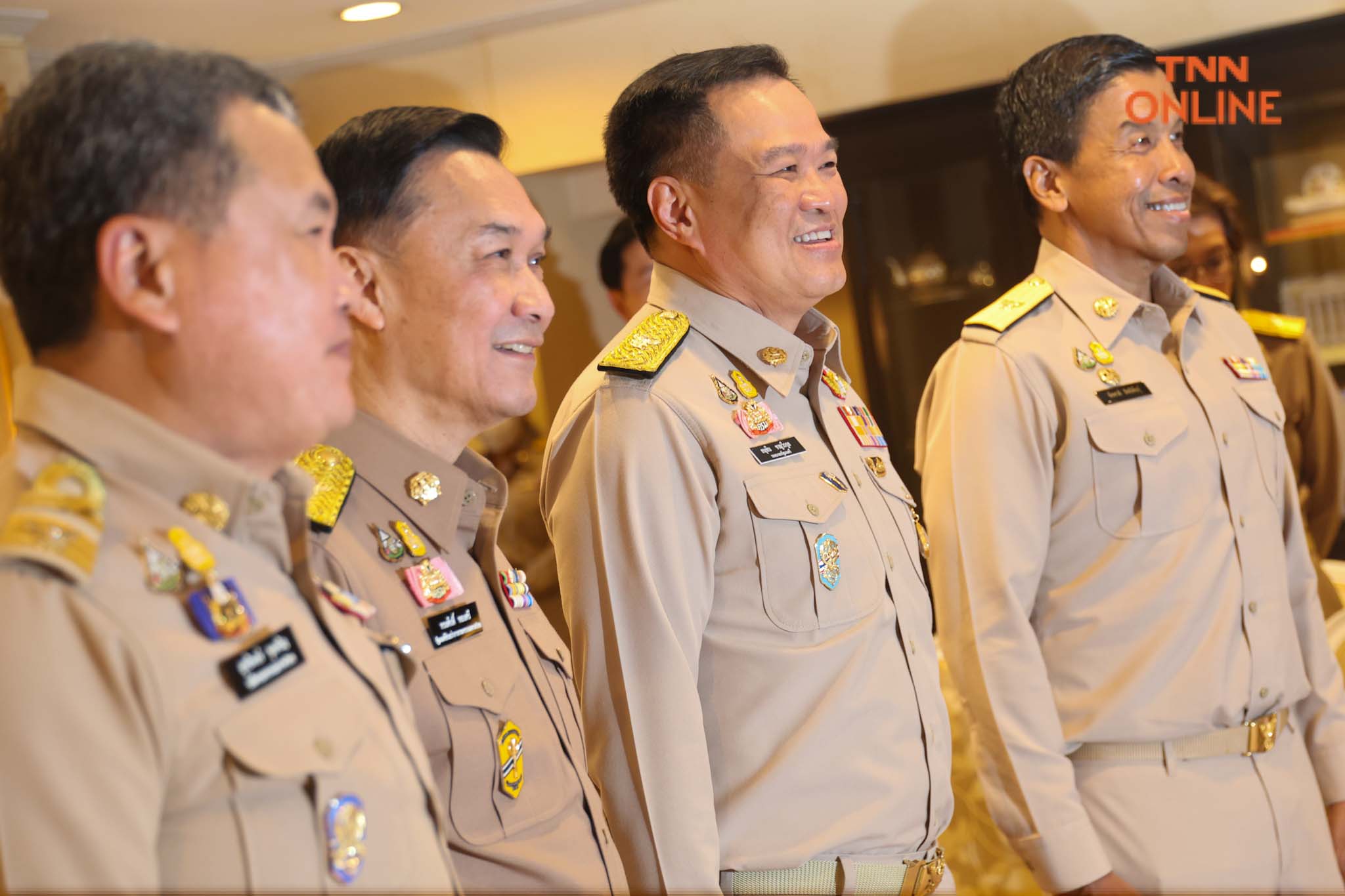 อนุทิน พบ ชัชชาติ มอบนโยบายให้กับกรุงเทพมหานคร อนุทิน พบ ชัชชาติ มอบนโยบายให้กับกรุงเทพมหานคร