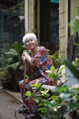 อุษา เสมคำ  นางเอก หลานม่า ผู้แจ้งเกิดในวัย 78 