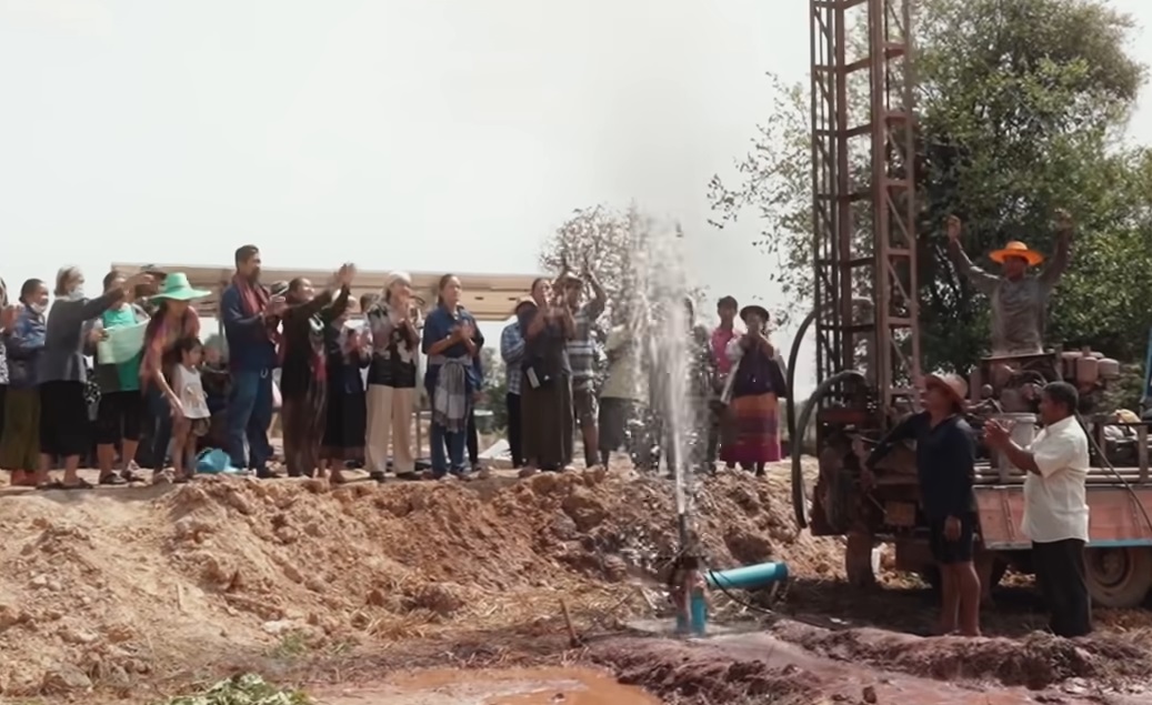 พิมรี่พาย ลุยอีสานจัดทีมขุดเจาะน้ำบาดาล ชาวบ้านร่ำไห้ขอบคุณ