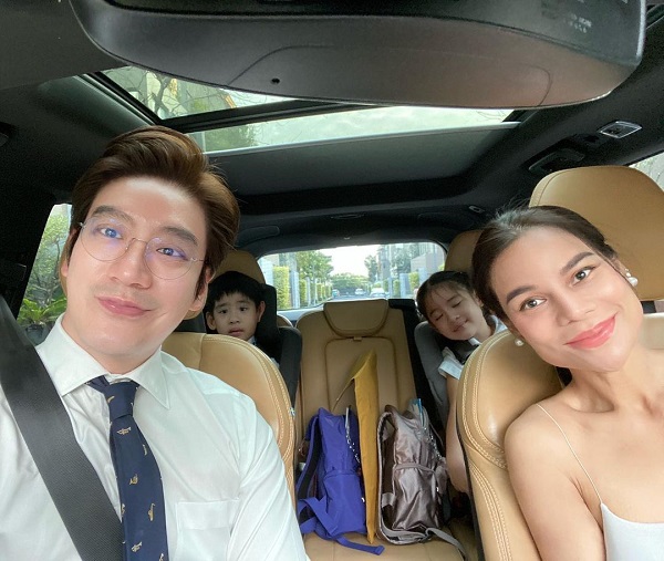 “โอปอล์” อวดลุคแซ่บสายฝอ “หมอโอ๊ค” ขอแซวภรรยา  (มีคลิป)